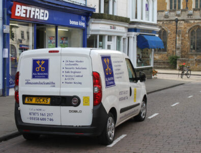 An image of an All Masons Locksmiths van