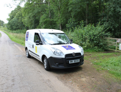An image of an All Masons Locksmiths van